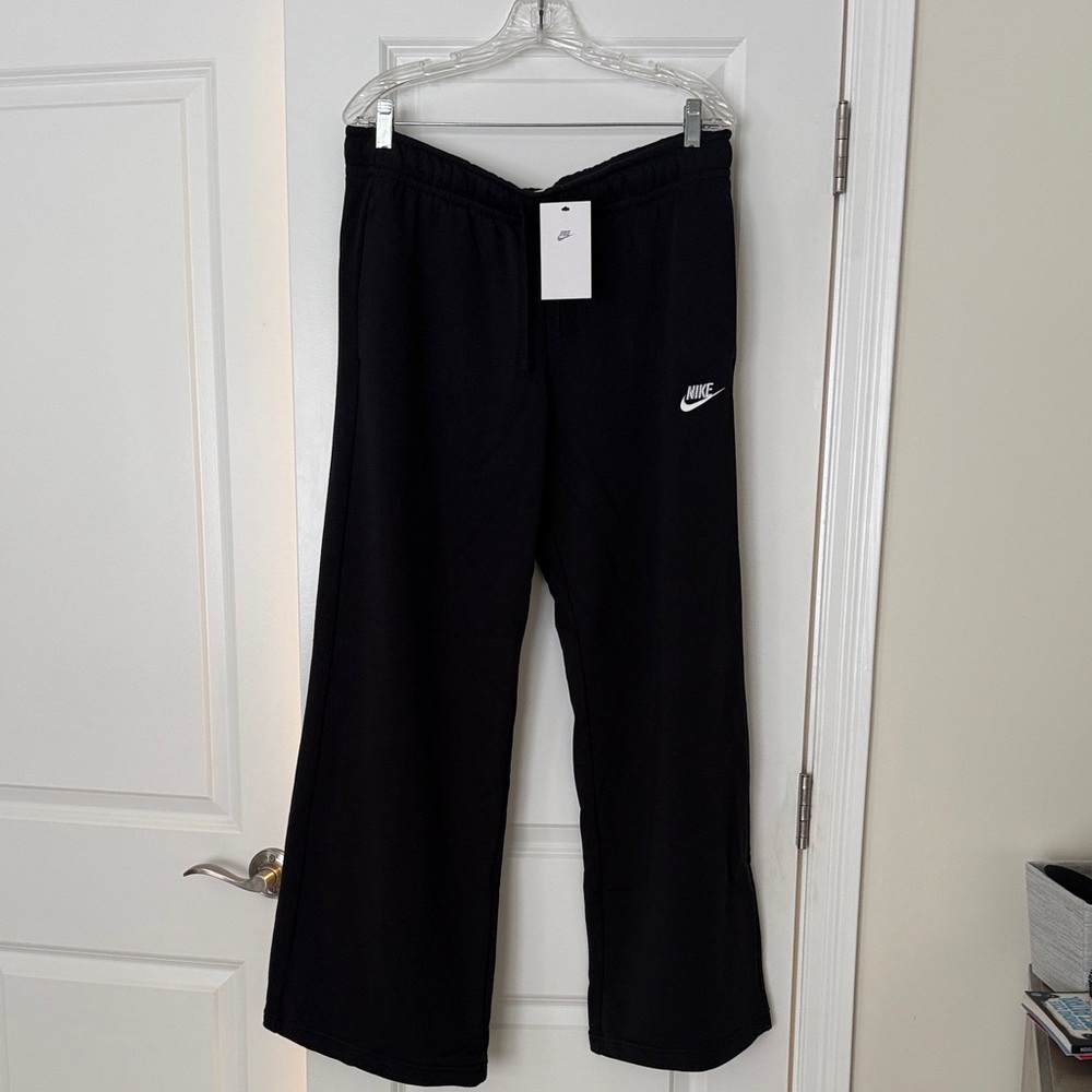 Nike Women’s Black Sweatpants